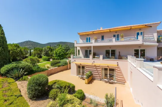 180 South Seaside Hotel