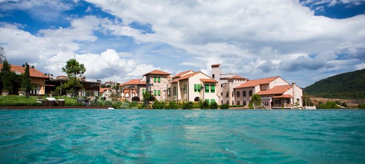 Toscana Valley Town Square Suites Hoteles en Distrito de Pak Chong
