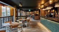 The Boathouse Inn & Riverside Rooms - Barer