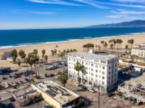 Air Venice on the Beach Hotels in Venice