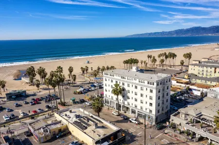 Air Venice on the Beach Отели рядом с достопримечательностью «Аббот Кинни Бульвар»