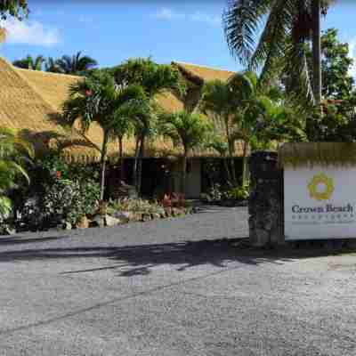 Crown Beach Resort & Spa Hotel Exterior