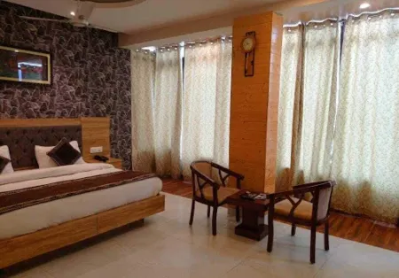 Hotel Glass Inn, Dhakoli Отели рядом с достопримечательностью «Park 3»