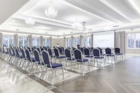 Bursztyn Medical Spa & Wellness Отели рядом с достопримечательностью «Nalu Glamping»