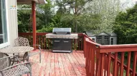 5 Bedrooms, Mountain Views, Steps from Blue Mountain Village, Hot Tub, BBQ Hôtels à : The Blue Mountains