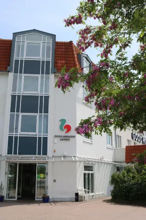 Good Morning + Leipzig Отели в г. Тауха