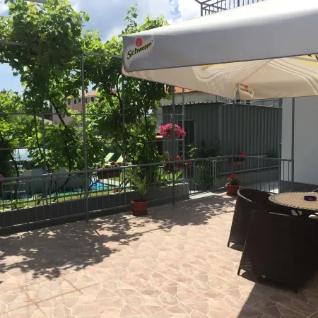 Guesthouse Varnica Отели рядом с достопримечательностью «Пляж Бене»