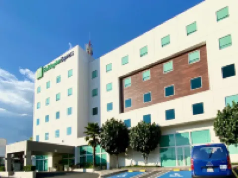 Holiday Inn Express Guadalajara Iteso Hoteles en San Pedro Tlaquepaque