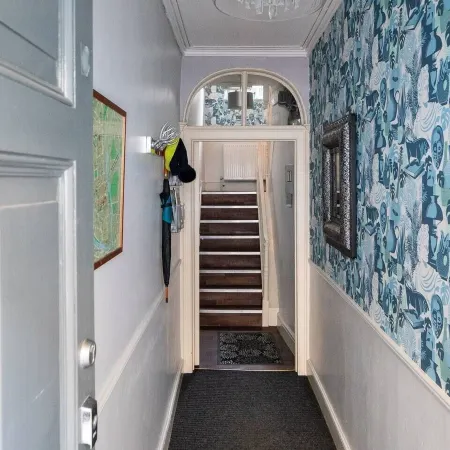 Dream Stays Bath - Trim Street Townhouse with Hot Tub