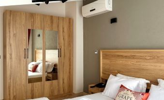 GRAPE HOTEL