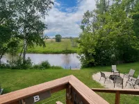 Waterfront view only 2 bedroom hotel style unit in amazing Algoma WiFi, AC Hotels in Algoma