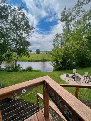 Waterfront view only 2 bedroom hotel style unit in amazing Algoma WiFi, AC