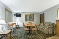 Super 8 by Wyndham Twinsburg/Cleveland Area Hotels in Macedonia
