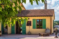 Agriturismo La Fonte Hotel in zona Bartolini Barbara E C. S.N.C.