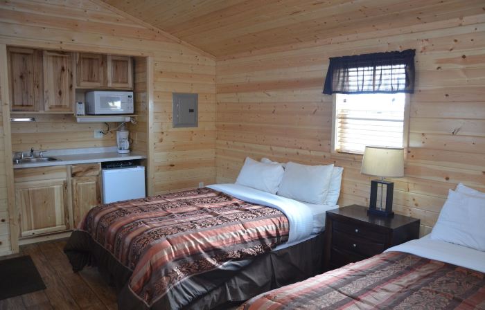 Roosevelt Inn & Suites