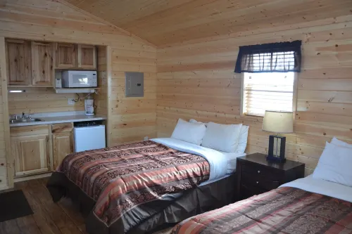 Roosevelt Inn & Suites