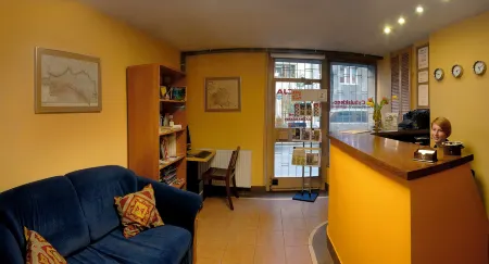 Cybulskiego Guest Rooms Отели рядом с достопримечательностью «Горно-металлургическая академия им. Станислава Сташица в Кракове»