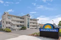 Days Inn by Wyndham Seattle North of Downtown Hotels in Northgate