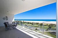 Kirra Surf Apartments - Ocean View