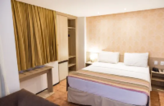 普拉亞廣場套房酒店 酒店