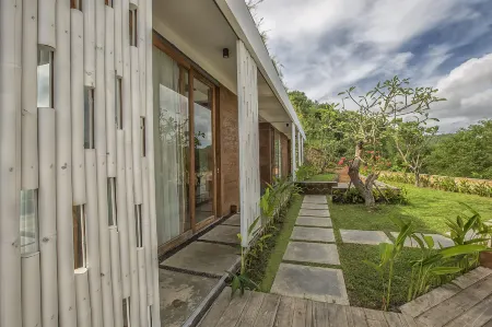 Seven Havens Residence Отели рядом с достопримечательностью «Selong Belanak Beach»