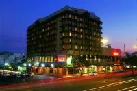 Cresta Jameson Hotel Hotels near Shona Sculpture Gallery