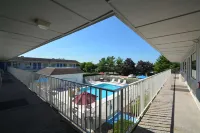 Motel 6 Windsor Locks, CT - Hartford - piscina