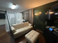 Woodsy Loft near I-10