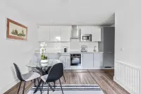 Luxurious 2 Bedroom Apartment with Free Parking in Chelmsford City Centre with Sky Sports & Movies