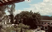 Monopoli Hotel Bukittinggi - Mountain view