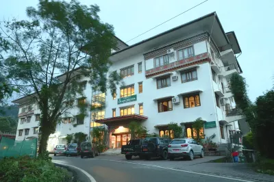 Lhaki Hotel Hôtels à : 