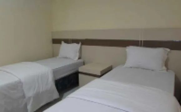 Sinar Tambolaka Hotel di Radamata