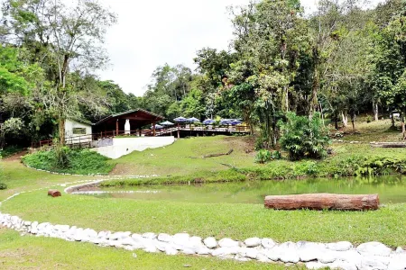 Eco Chalés Luar Das Marés Отели рядом с достопримечательностью «Ubatuba Bus Station»