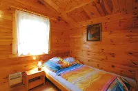 Holiday Home Close to the Lake Shore, Dabrowica, Cleaning Included