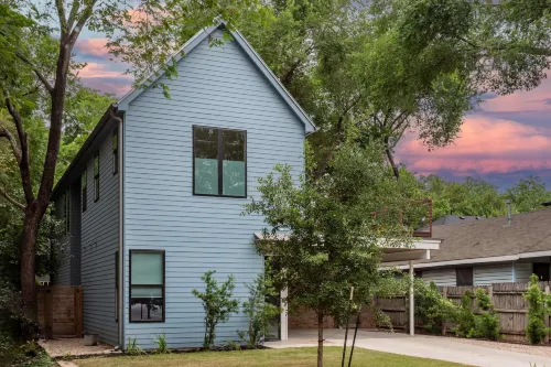 Upstay - Pristine Pool Palace - 7min to Rainey St - Bungalows