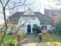 Large 8 Bedroom House in Edgbaston Hotels near New Look