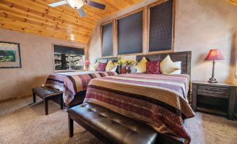 Boulder Bay Park Lakefront - Across the Street from the Lake and Boulder Bay Park! Hot Tub!