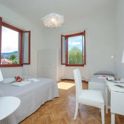 Residenza Oleandro Lake View Luino Center - Happy Rentals Hotels in der Nähe von Parrocchia di Due Cossani