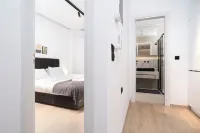 Stylish Apartment in Athens Riviera with Outdoor Patio - Flughafentransfer