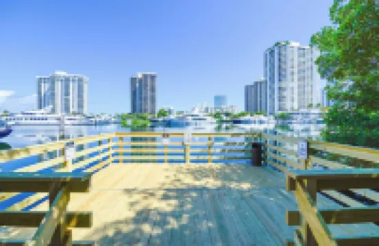 Lux Condo at Yacht Club 10 Min from Beach