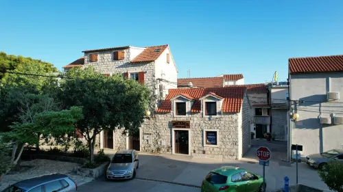 Kastel Gomilica Cozy and Stylish Apartments Near the Sea