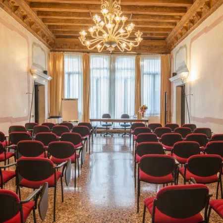 Casa Sant'Andrea Отели рядом с достопримечательностью «Парковка Tronchetto»