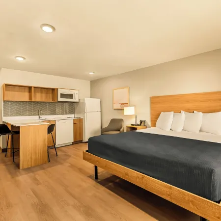 LivAway Suites Phoenix-Surprise