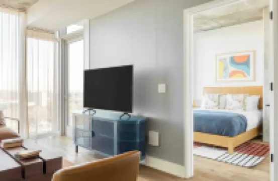Sleeps 16 Brand New Austin High Rise w Rooftop Pool Gym Yoga Studio More
