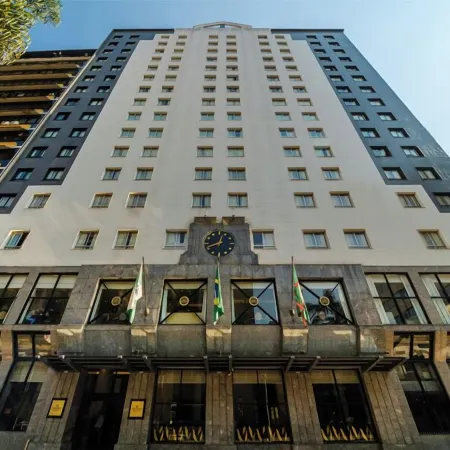 Bourbon Curitiba Convention Hotel Отели рядом с достопримечательностью «Площадь Тирадентис»