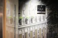 Hotel Le Montmartre Saint Pierre Hôtels à proximité de : Fresque "Végétal"