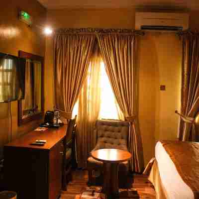 Banex Hotel and Suites Rooms
