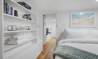 Newly Renovated Studio w Parking-Netflix