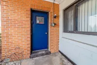 Spacious 3-bed Suite in Browntown, Near Dining & Fun