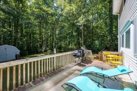 Quiet Retreat - Piano, Firepit, Peloton - 30 min to RTP Отели в г. Болдуин